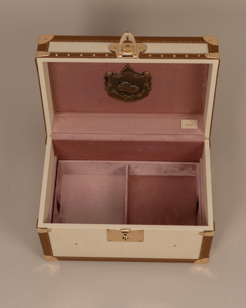 ‏Jewelry Case

صندوق مجوهرات
