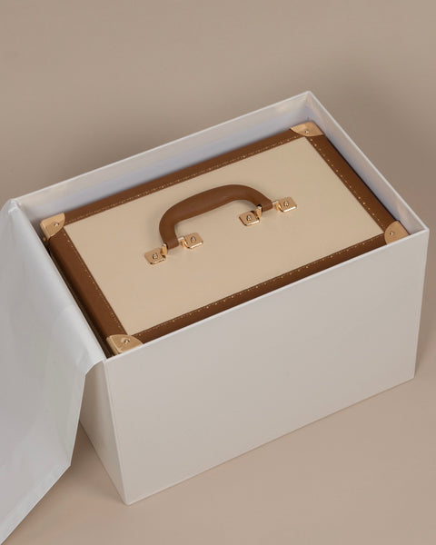 ‏Jewelry Case

صندوق مجوهرات